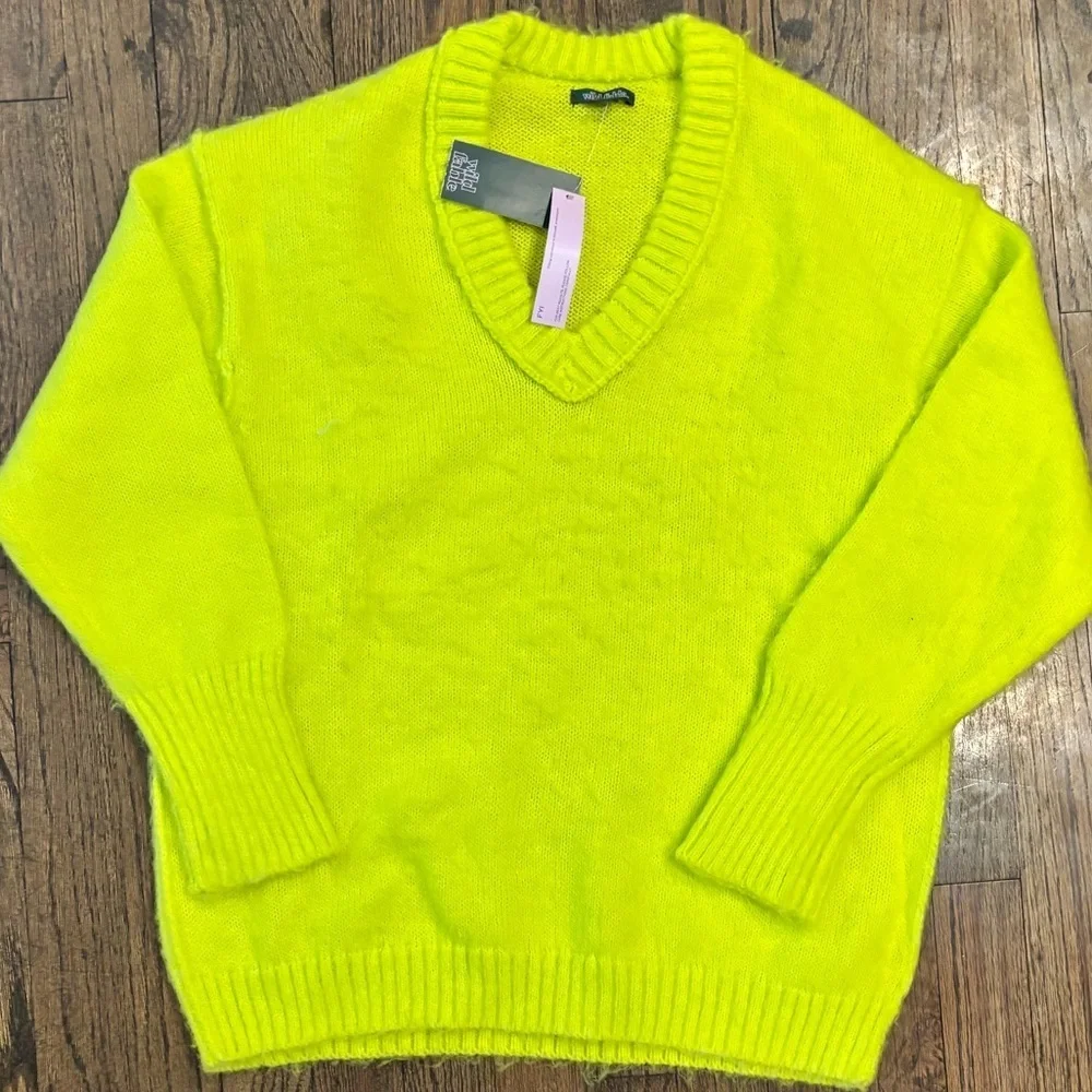 Wild Fable Neon Yellow V-Neck Sweater NWT - Size xxs
